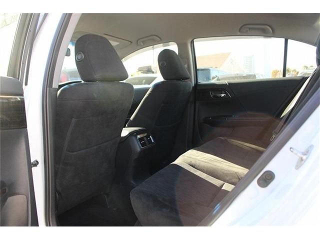 HONDA ACCORD HYBRID 2015 Image 31