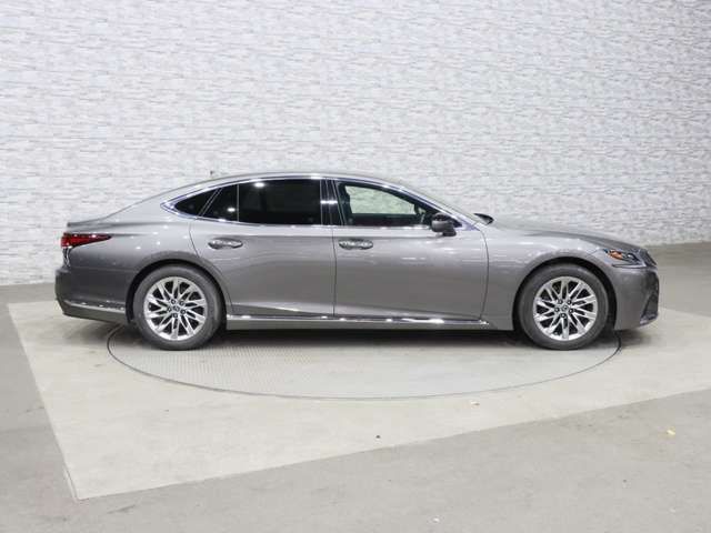 TOYOTA LEXUS LS500 2018 Image 31