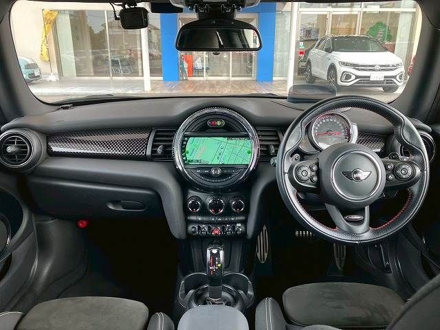 BMW MINI 2018 Image 31