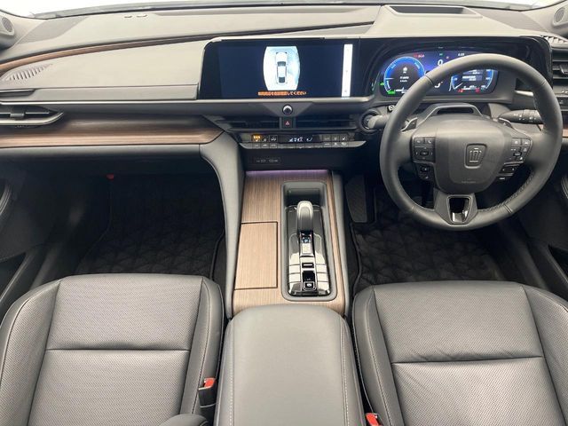 TOYOTA CROWN SEDAN HYBRID 2025 Image 31