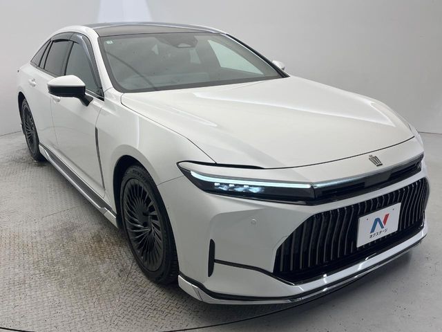 TOYOTA CROWN SEDAN HYBRID 2025 Image 31