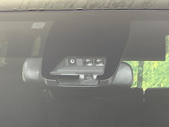 TOYOTA VOXY 4WD 2018 Image 31