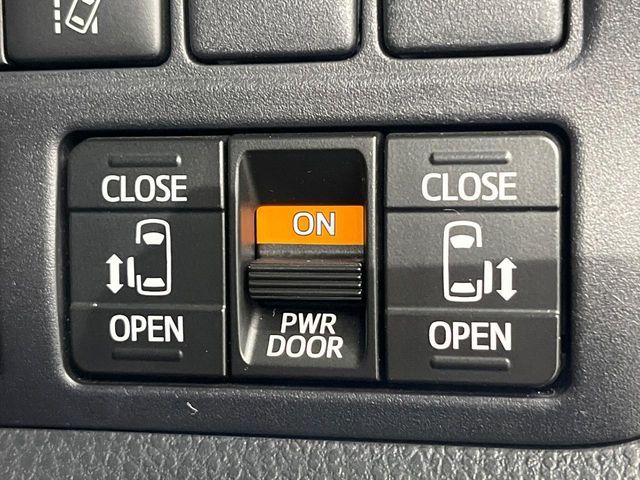 TOYOTA VOXY 4WD 2018 Image 31