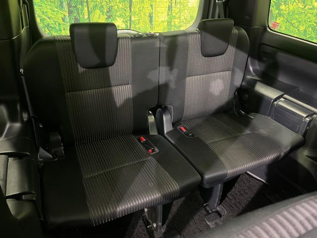 TOYOTA VOXY 4WD 2018 Image 31