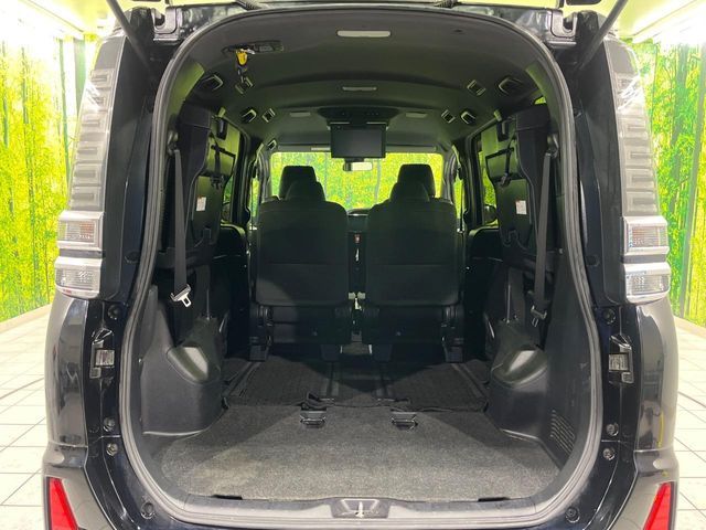 TOYOTA VOXY 4WD 2018 Image 31