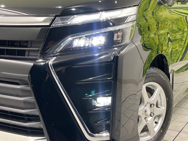 TOYOTA VOXY 4WD 2018 Image 31