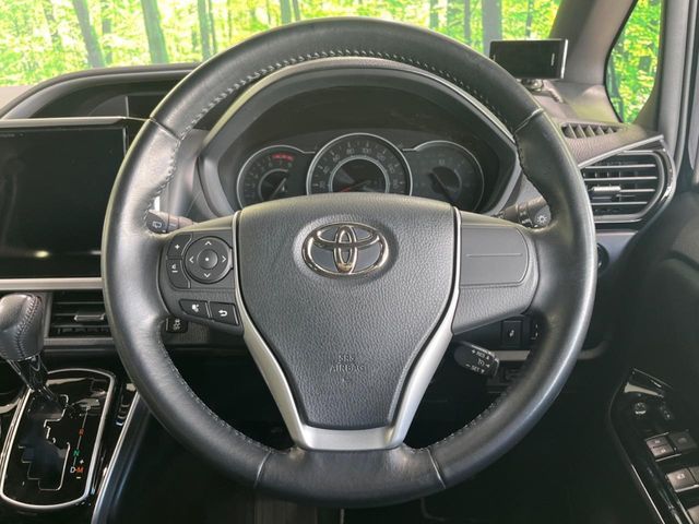 TOYOTA VOXY 2019 Image 31