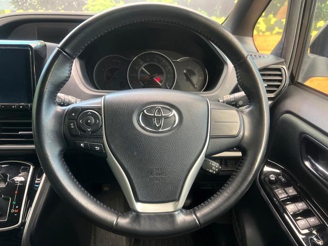 TOYOTA VOXY 2019 Image 31