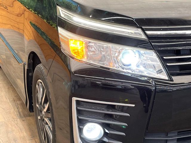 TOYOTA VOXY 2016 Image 31