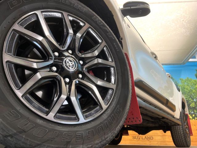 TOYOTA HILUX 4WD 2023 Image 31