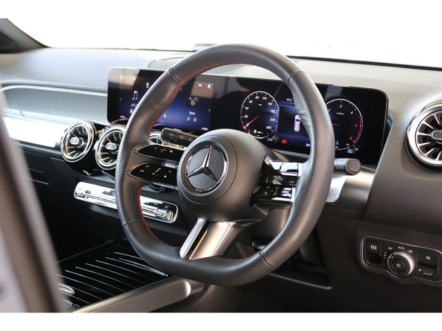 MERCEDES BENZ GLB 2024 Image 31