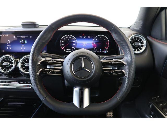 MERCEDES BENZ GLB 2024 Image 31