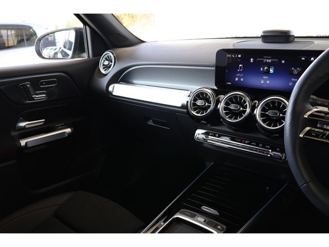 MERCEDES BENZ GLB 2024 Image 31