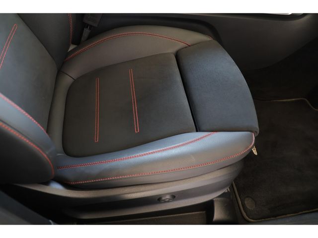 MERCEDES BENZ GLB 2024 Image 31