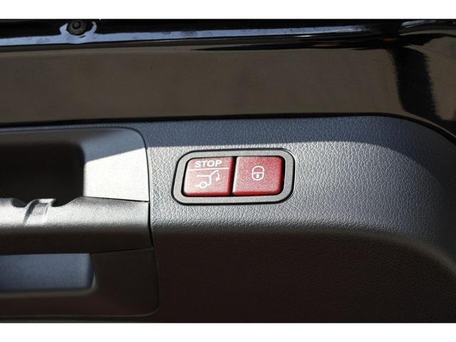 MERCEDES BENZ GLB 2024 Image 31