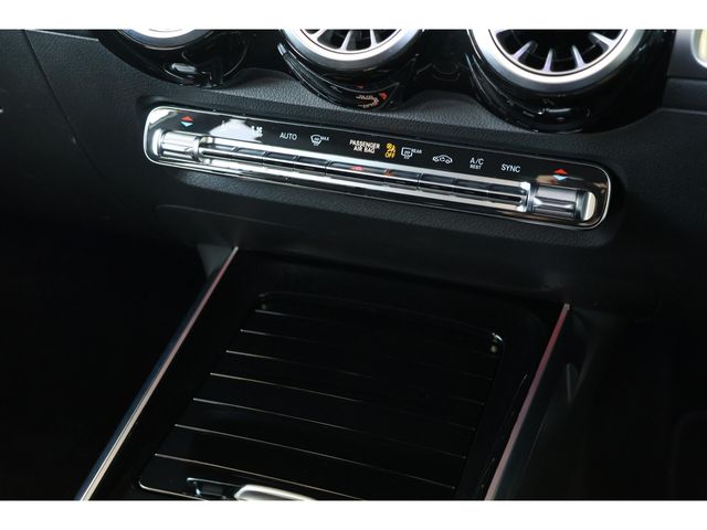 MERCEDES BENZ GLB 2020 Image 31