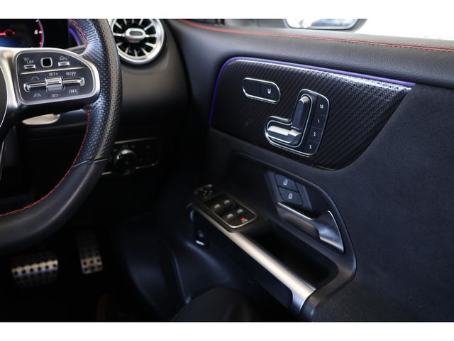 MERCEDES BENZ GLB 2020 Image 31