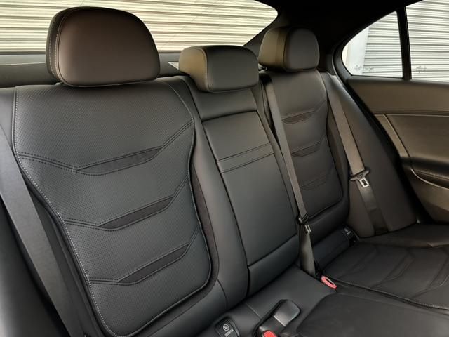 MERCEDES BENZ MERCEDES AMG C CLASS 2025 Image 31