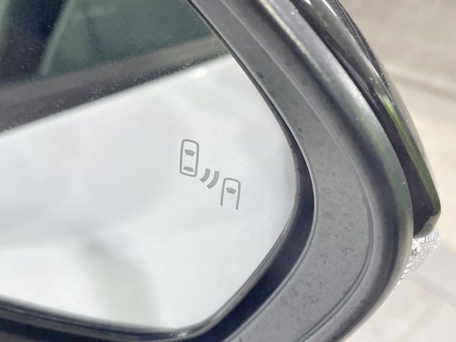 TOYOTA YARIS CROSS HYBRID 2025 Image 31