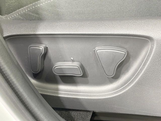 TOYOTA YARIS CROSS HYBRID 2025 Image 31