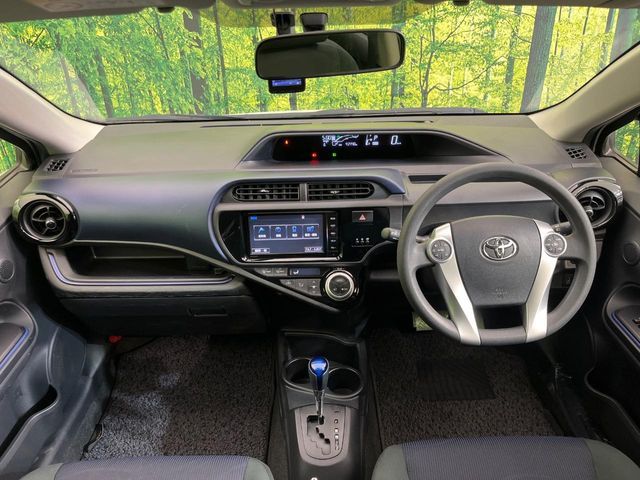 TOYOTA AQUA 2015 Image 31