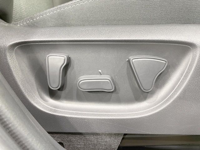 TOYOTA YARIS CROSS HYBRID 2025 Image 31