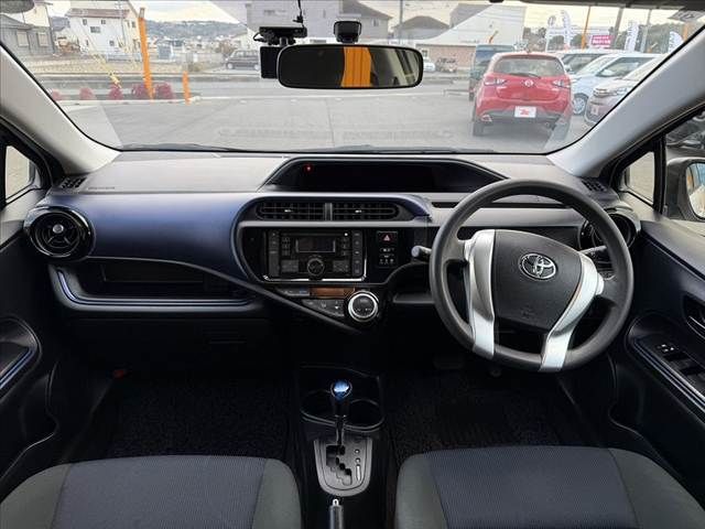 TOYOTA AQUA 2015 Image 31