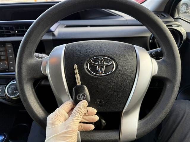 TOYOTA AQUA 2015 Image 31