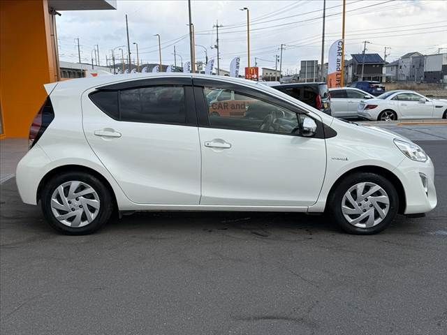 TOYOTA AQUA 2015 Image 31