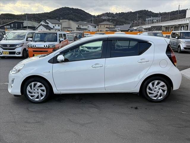 TOYOTA AQUA 2015 Image 31