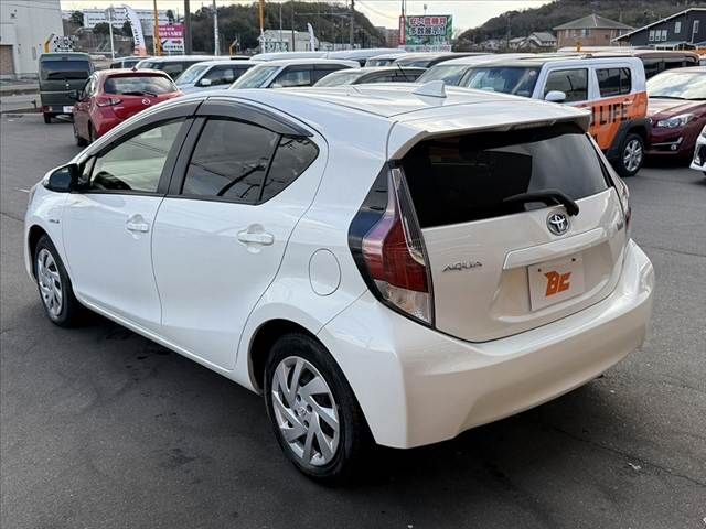 TOYOTA AQUA 2015 Image 31