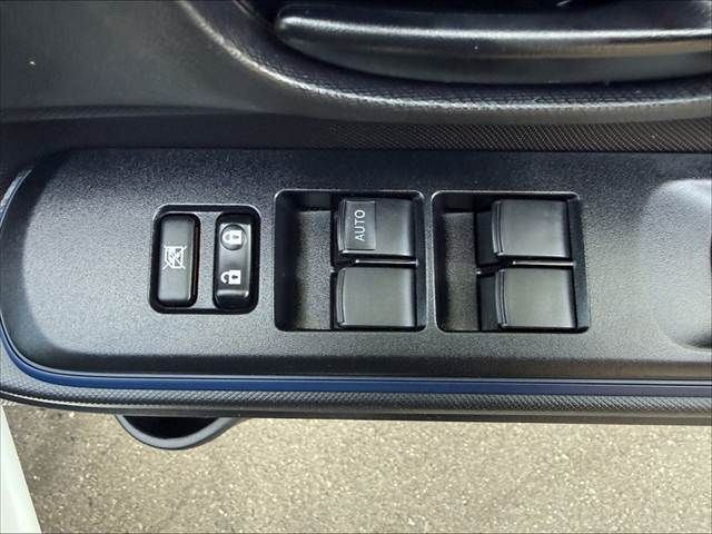 TOYOTA AQUA 2015 Image 31