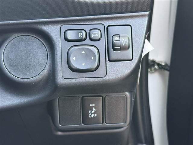 TOYOTA AQUA 2015 Image 31