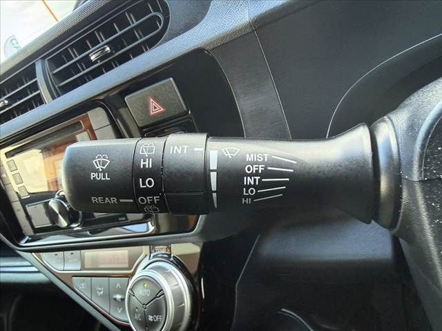 TOYOTA AQUA 2015 Image 31