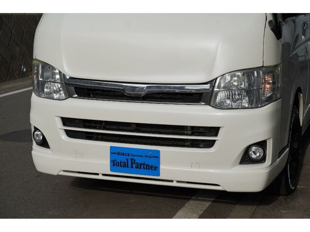 TOYOTA REGIUSACE VAN 4WD 2010 Image 31