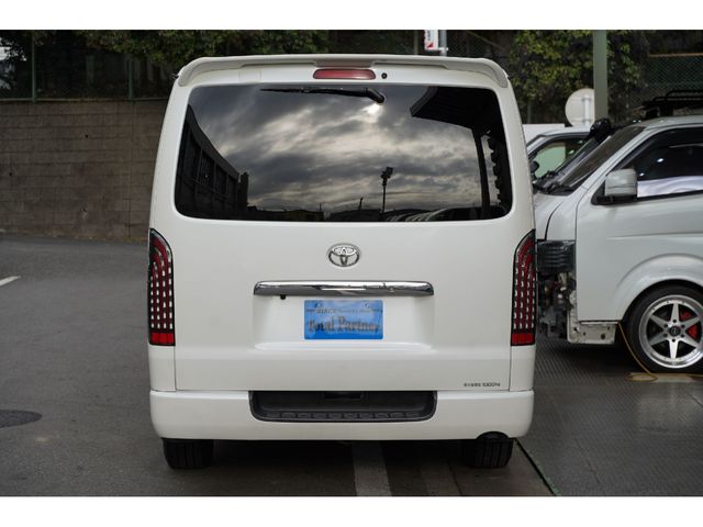 TOYOTA REGIUSACE VAN 4WD 2010 Image 31