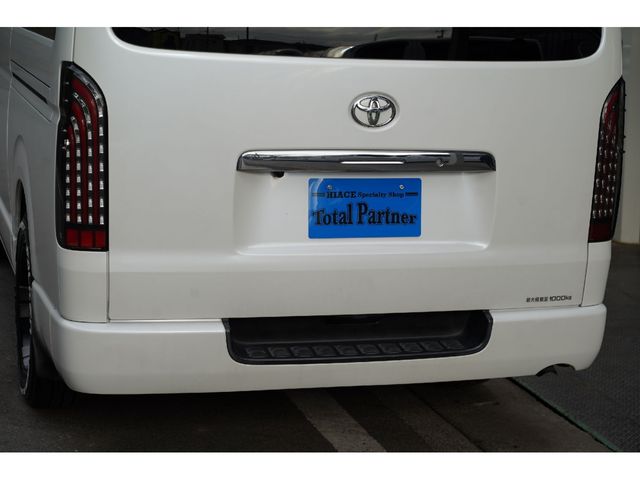 TOYOTA REGIUSACE VAN 4WD 2010 Image 31