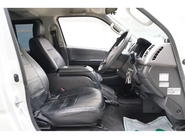 TOYOTA REGIUSACE VAN 4WD 2010 Image 31