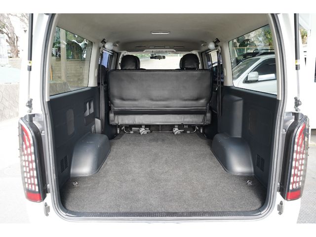 TOYOTA REGIUSACE VAN 4WD 2010 Image 31