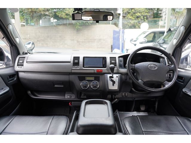 TOYOTA REGIUSACE VAN 4WD 2010 Image 31