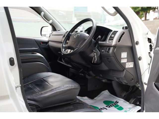 TOYOTA REGIUSACE VAN 4WD 2010 Image 31