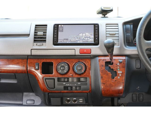 TOYOTA HIACE VAN 2WD 2006 Image 31