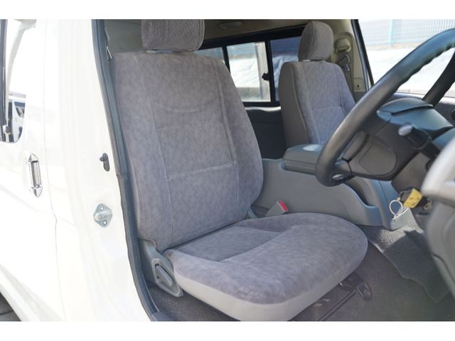 TOYOTA HIACE VAN 2WD 2006 Image 31