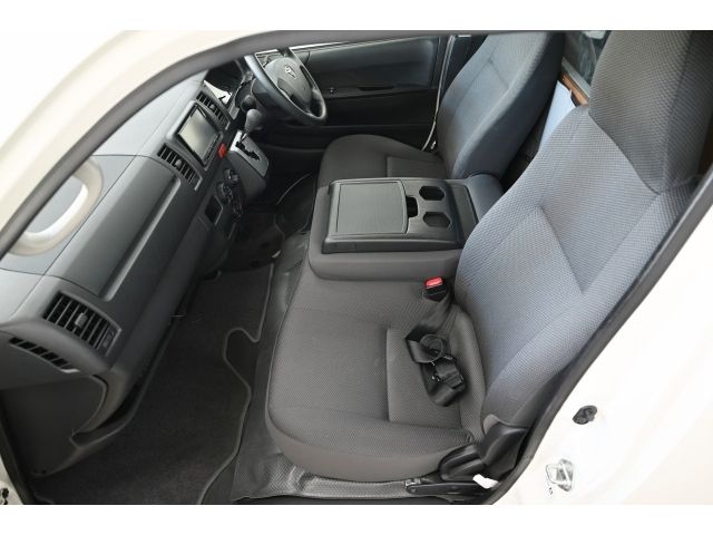 TOYOTA HIACE VAN 2WD 2015 Image 31