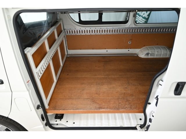 TOYOTA HIACE VAN 2WD 2015 Image 31