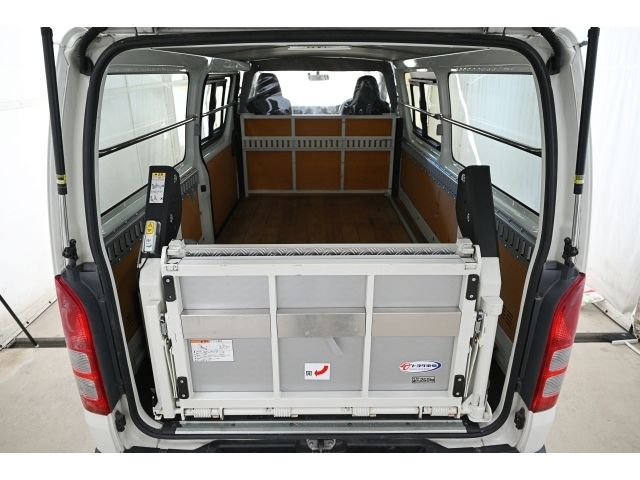 TOYOTA HIACE VAN 2WD 2015 Image 31