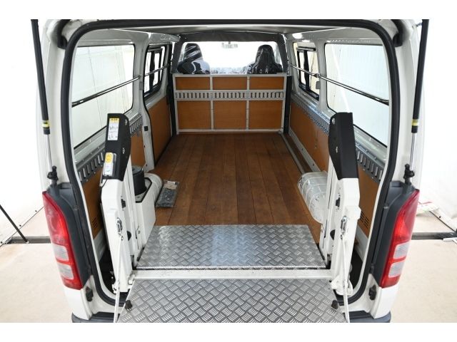 TOYOTA HIACE VAN 2WD 2015 Image 31