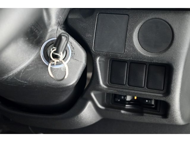 TOYOTA HIACE VAN 2WD 2015 Image 31