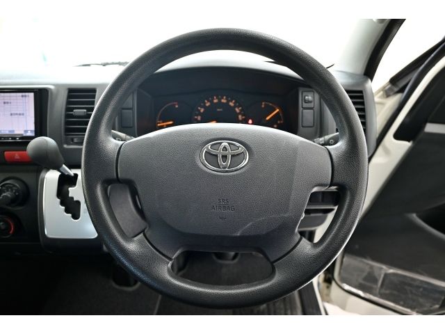 TOYOTA HIACE VAN 2WD 2015 Image 31