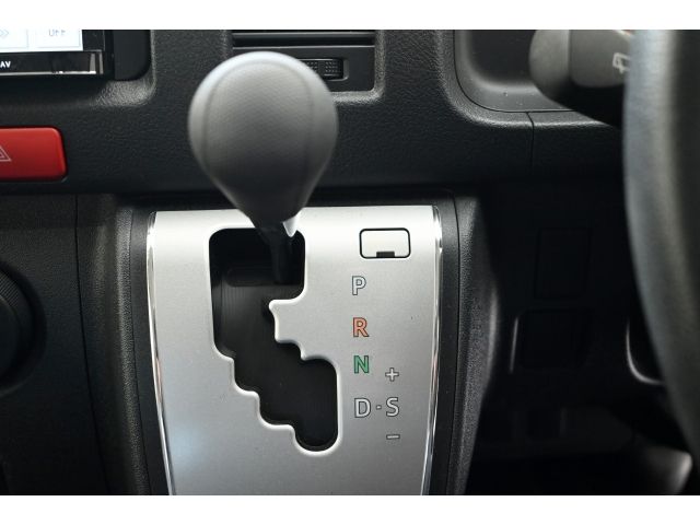 TOYOTA HIACE VAN 2WD 2015 Image 31